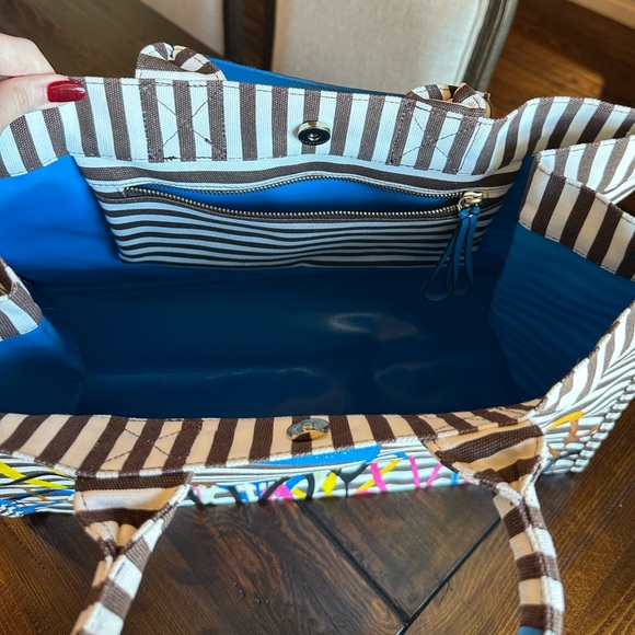 Henri Bendel James Goldcrown Collection XL Tote Bag - Picture 4 of 4